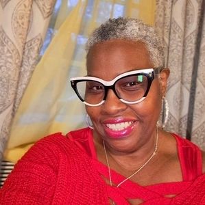 Meet your Posher, Loretta